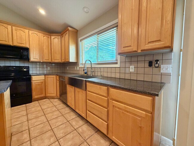 Photo - 961 Golden Pheasant Dr