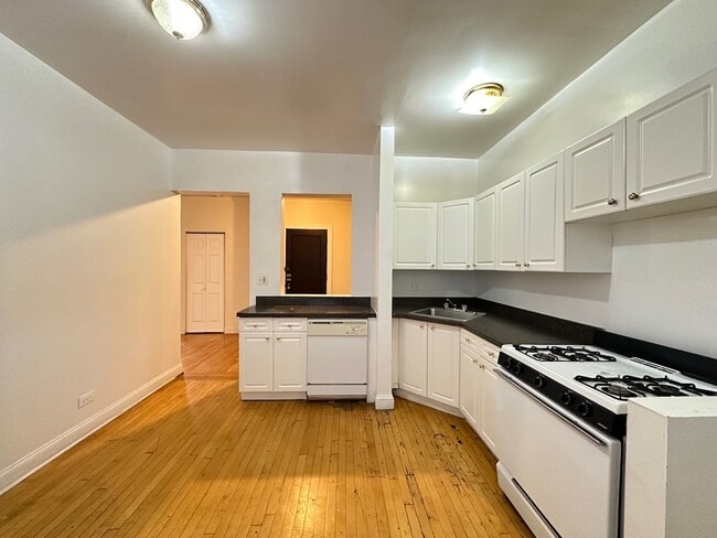 Photo - 1322 Oak Ave Unit H3