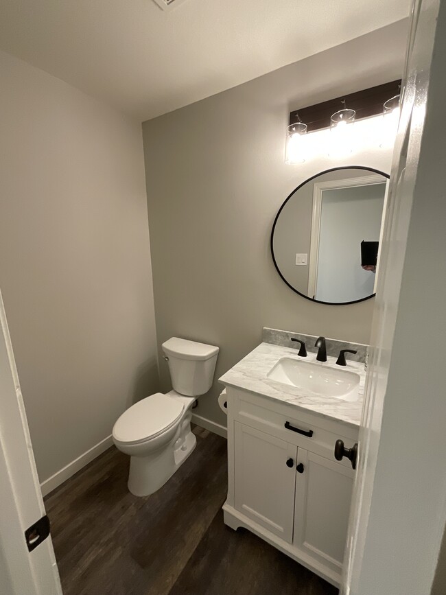 Photo - 2912 Montvale Rd