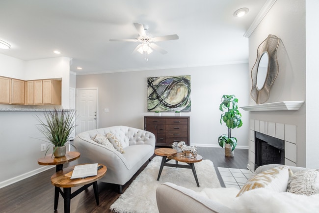 The Edgewater Apartments 972-459-0880 - Edgewater