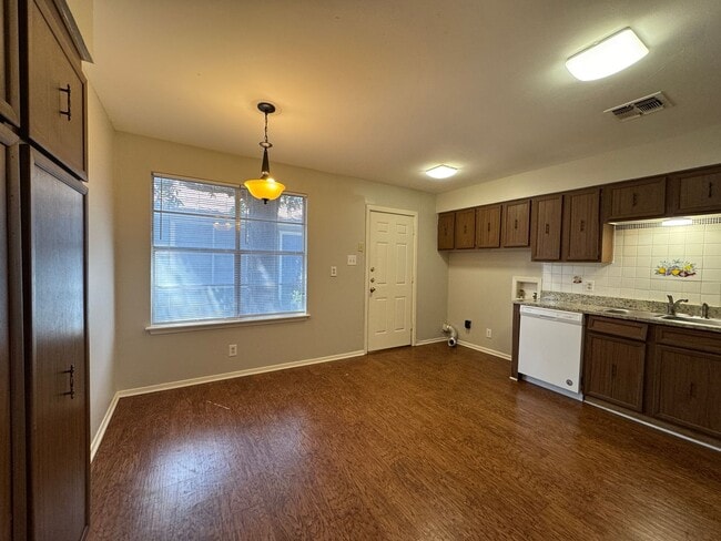 Photo - Duplex *LEASING SPECIAL AVAILABLE*