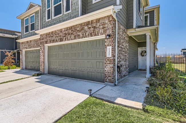 Photo - 7100 Spotted Leaf Wy