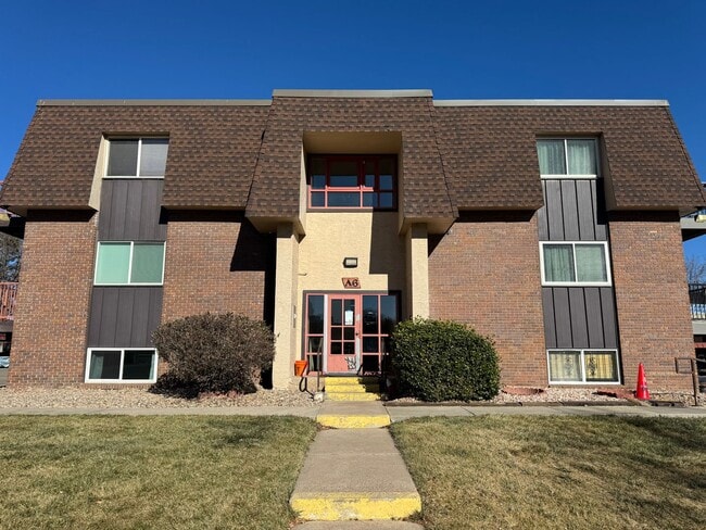 Building Photo - Spacious single bedroom condo in SE Denver