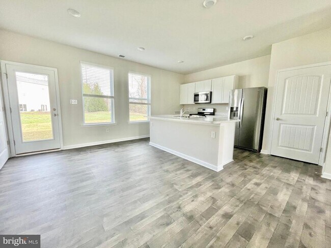 Photo - 87 Filbert Dr