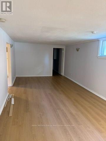 Photo - 713 Yeremi St