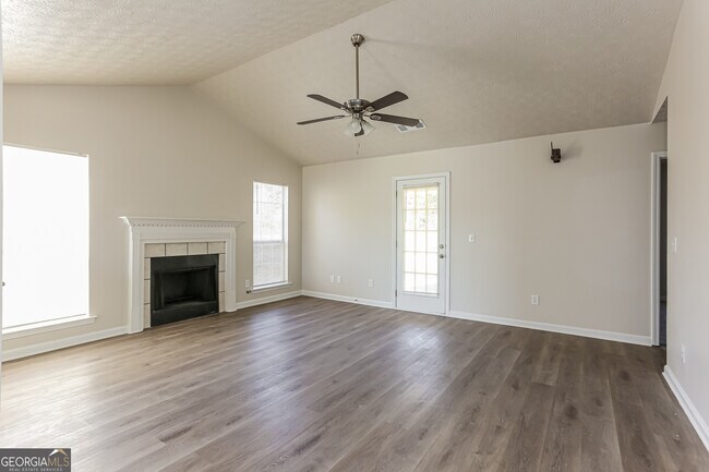 Photo - 8147 Mountain Pass