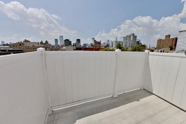 Photo - 199 E 3rd St Unidad 5A