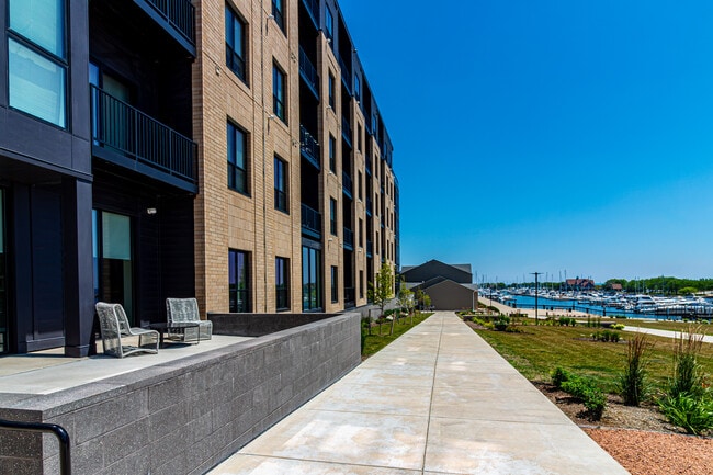 Breakwater 233
