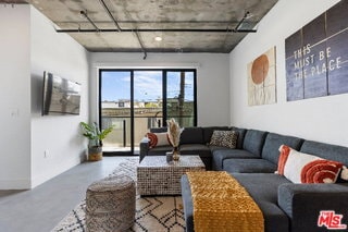 Photo - 3800 Mentone Ave