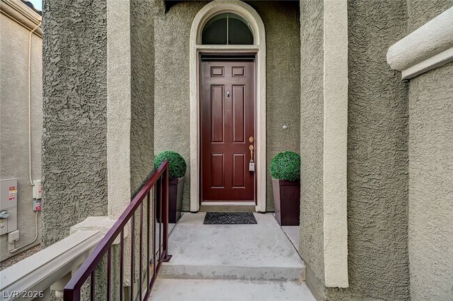 11821 Luna Del Mar Ln