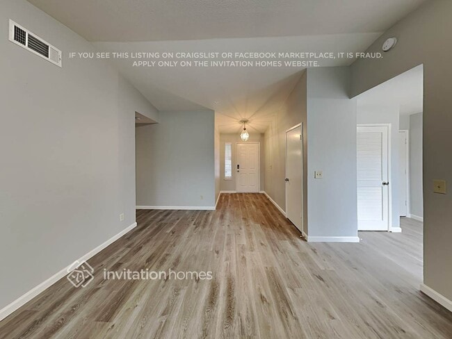 Photo - 598 Bernier Cir