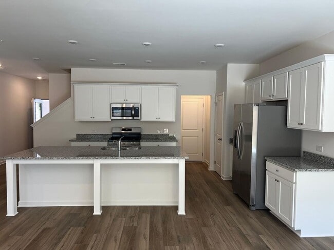 Photo - 2423 Livi Ln