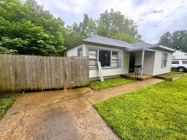 Photo - 1644 Russwood Rd