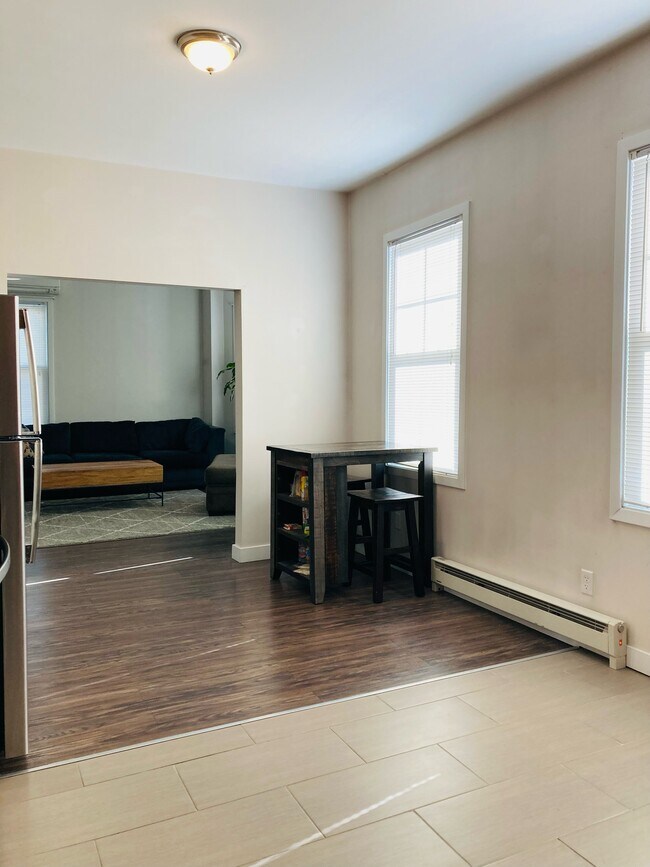 Photo - 210 Waterman St Unidad 5