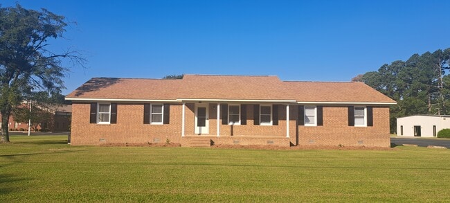 Building Photo - 206 Country Day Rd Rental