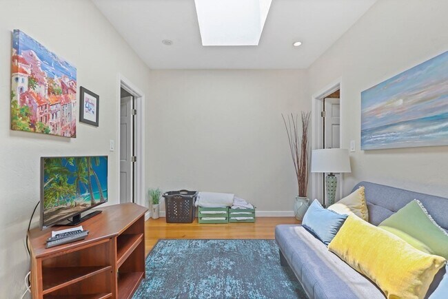 15 Auburn St Unit B