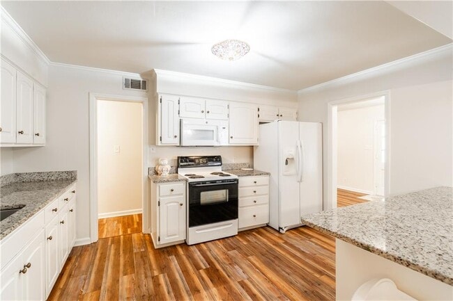 Photo - 304 Dogwood Dr