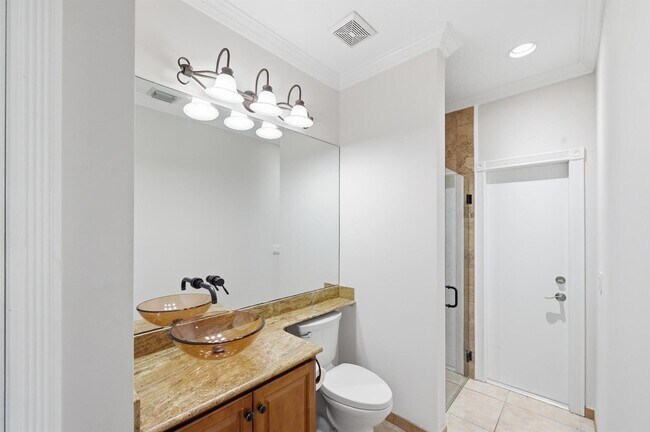 Photo - 207 Banyanwood Pt