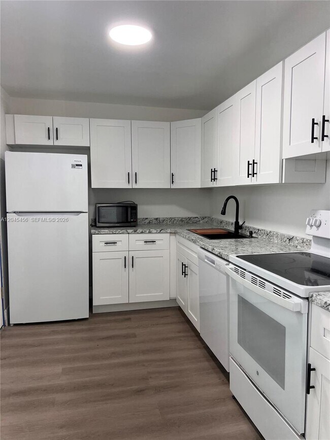 1750 James Ave Unit 7K