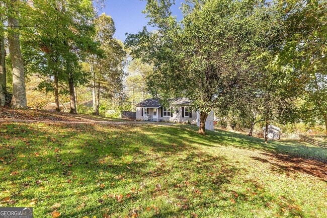 Photo - 255 Lowry St