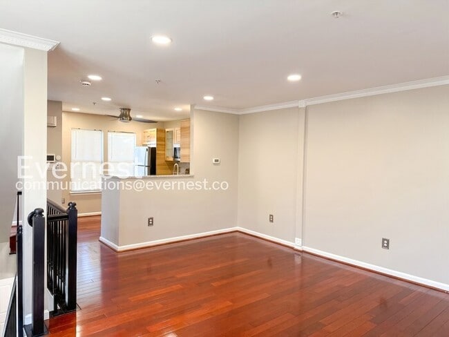 Photo - 2 Bed/1.5 Bath Townhome with Garage / Vouchers Accepted / Available Now!