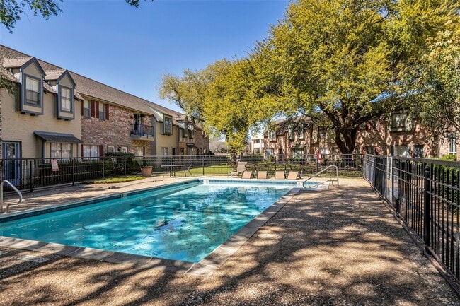 Photo - 14715 Barryknoll Ln Unit 124