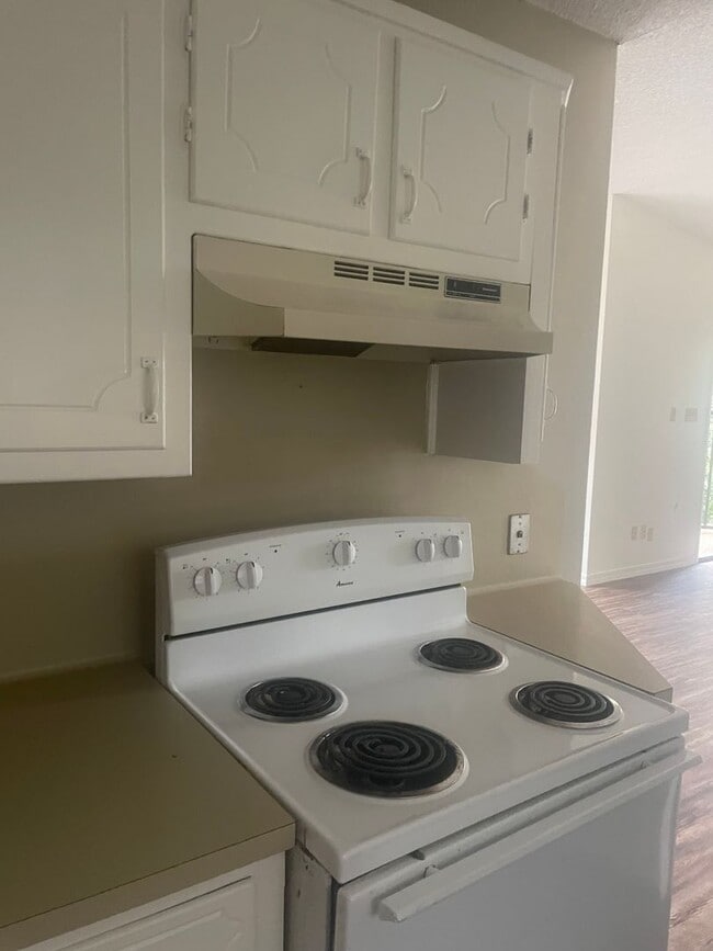 Photo - 2/1 ptisd Available for immediate Move in