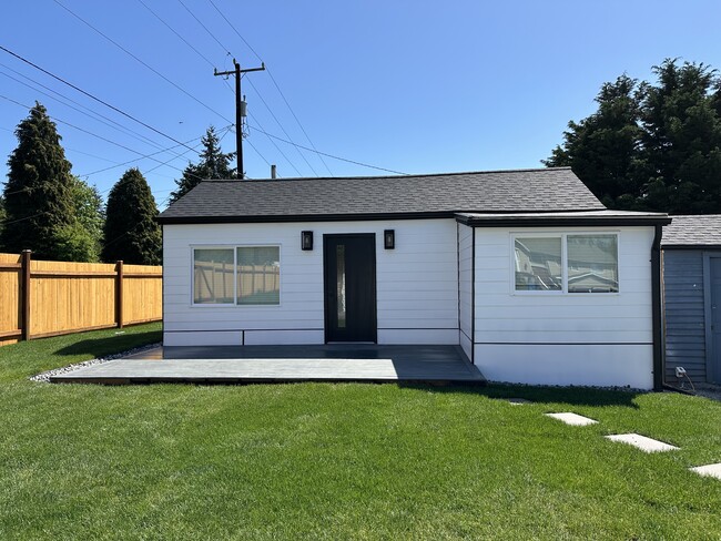 Photo - 1747 NE 147th St