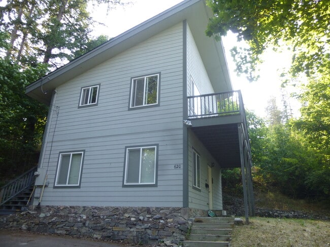 Building Photo - Wonderful secluded home
