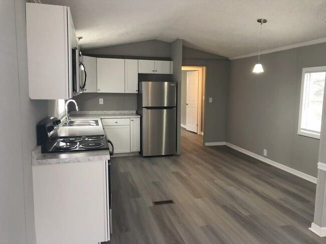 Photo - 295 E Wright St