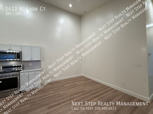 Photo - 1412 W Lark Ct