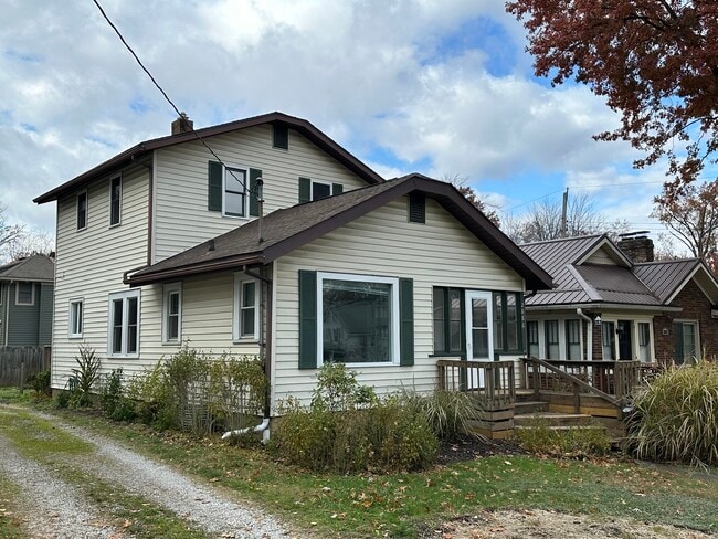 Building Photo - 2886 Norwood St