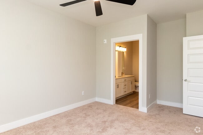 Hiker - 2BR,2BA