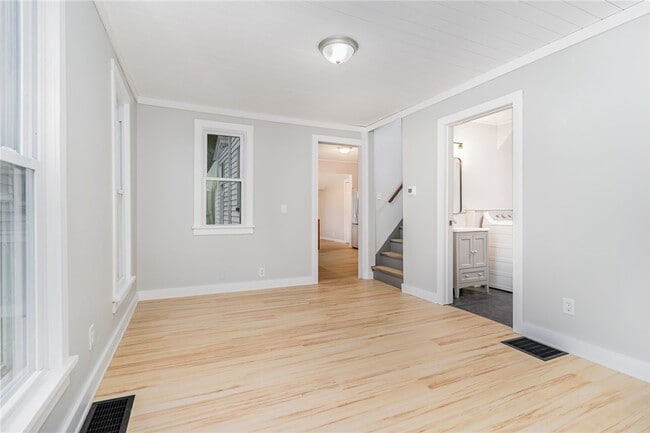 Photo - 25 Summit St