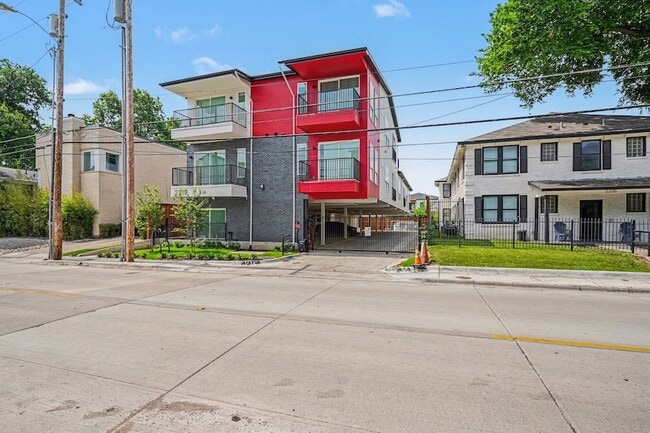 Photo - 2217 N Fitzhugh Ave Unit 302