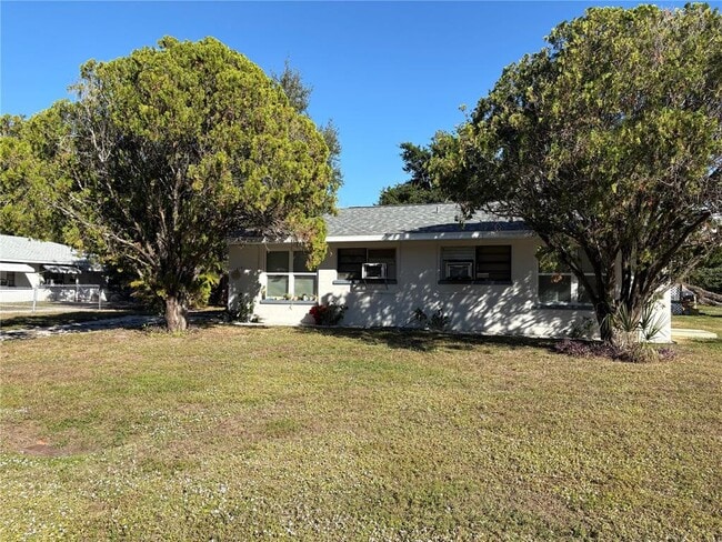 Photo - 219 21st St E