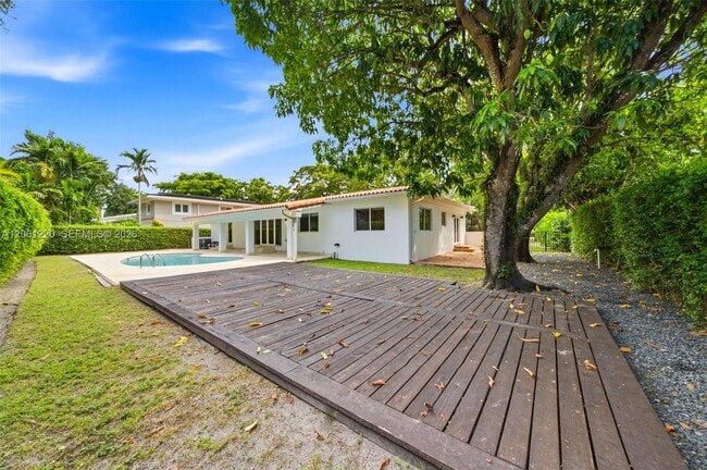 Photo - 5510 Orduna Dr