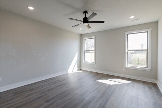 Photo - 808 Kelley Ann St
