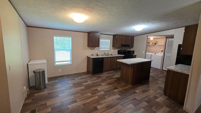 Photo - 253 Gibbs Rd
