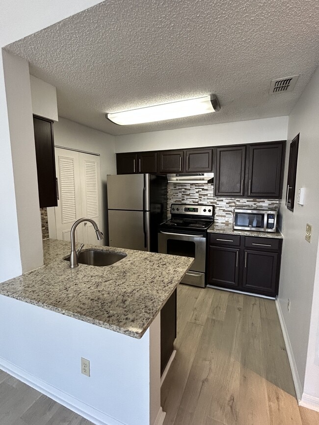 Photo - 1055 S Hiawassee Rd