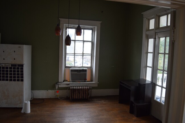 Photo - 633 N Ocoee St