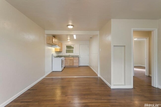 121/123 Sutter St
