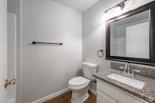 2BD, 2BA - 1000SF - Secondary Bathroom - Yorba Court Apartments
