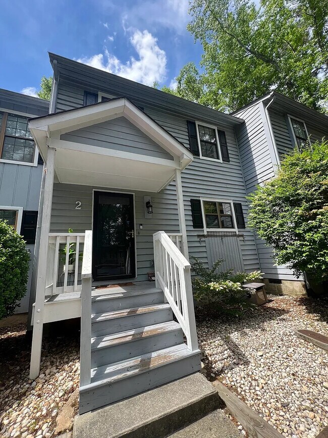 Room in Townhome on Willow Bridge Dr
