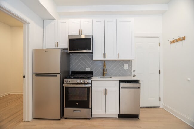 Building Photo - 1247 N Cleaver St Unit BF