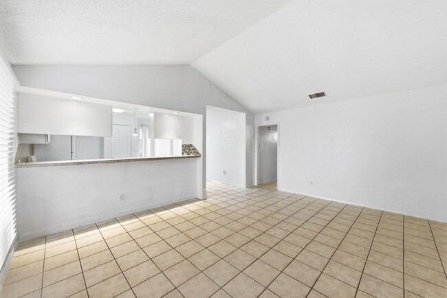 Photo - 5619 Jacaranda Dr Unidad #A