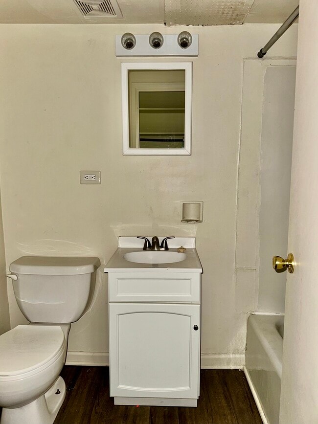 Photo - 250 N Entrance Ave