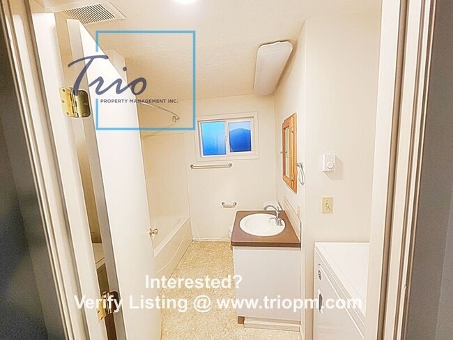 Photo - 817 E 35th Pl