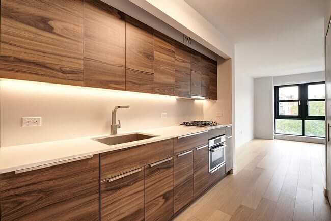 171 Suffolk St Unit 7B