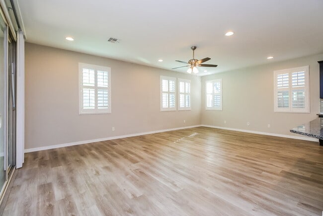Photo - 5637 E Alder Ave